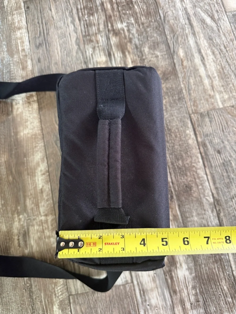 Canon EOS Shoulder Bag (Black) Camera 100ES